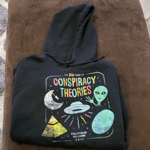 Conspiracy 👽 sweatshirt M